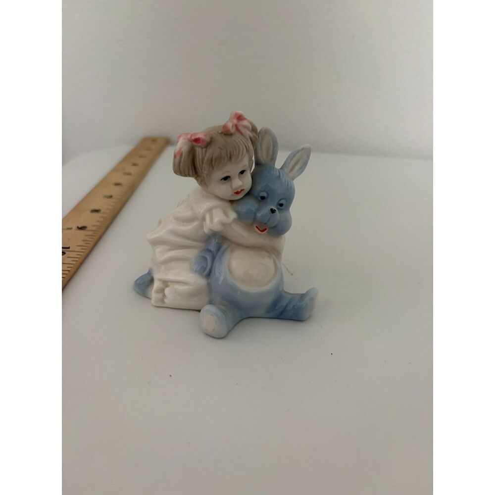 vtg. NAO by Lladro Cuanto Te Quiero Girl hugging rabbit Figurine